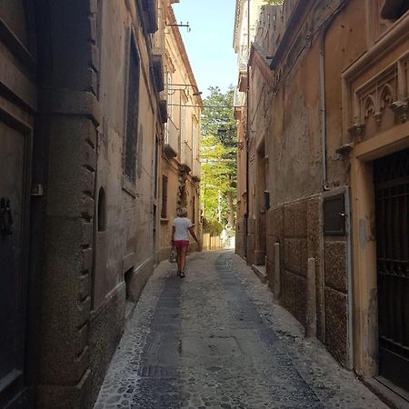 B&B Il Vicolo Di Pizzo מראה חיצוני תמונה
