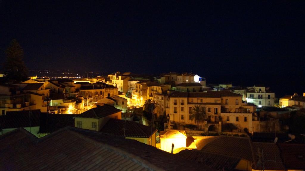 B&B Il Vicolo Di Pizzo מראה חיצוני תמונה